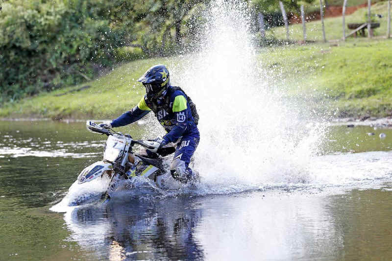 Graham Jarvis extends contract with Husqvarna Motorcycles